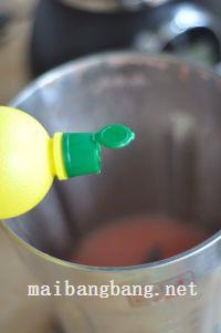 西瓜蜜桃汁的做法步骤5