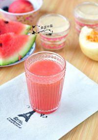 西瓜蜜桃汁的做法步骤6