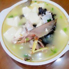 鱼骨豆腐汤