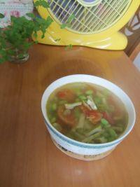 毛豆青笋番茄汤的做法步骤8