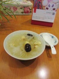 冰糖莲子炖银耳的做法步骤10