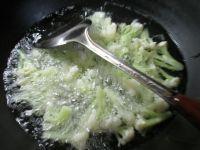 韭菜鸡胗炒花菜的做法步骤2