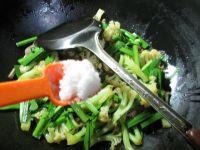 韭菜鸡胗炒花菜的做法步骤6