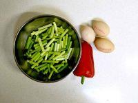 蒜薹炒鸡蛋的做法步骤1