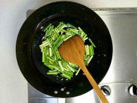 蒜薹炒鸡蛋的做法步骤5