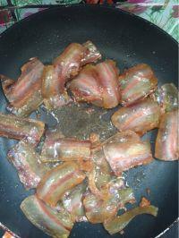 豇豆炒腊肉的做法步骤4
