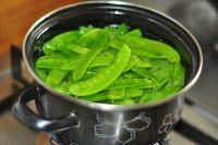 双腊味荷兰豆的做法步骤5