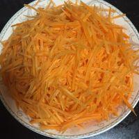 清炒胡萝卜的做法步骤2