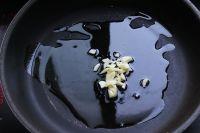 豆豉鲮鱼油麦菜的做法步骤5