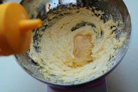 蓝莓爆浆玛芬的做法步骤3