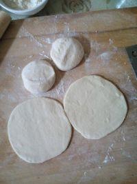 荠菜盒子的做法步骤8