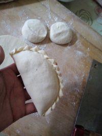 荠菜盒子的做法步骤10