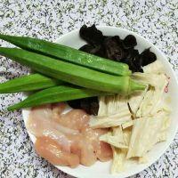 腐竹拌秋葵的做法步骤1