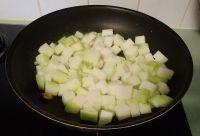 腊肠炒苤蓝的做法步骤6