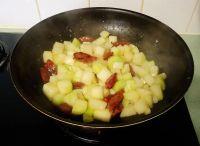 腊肠炒苤蓝的做法步骤9