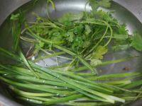 西瓜皮炒海贝的做法步骤6