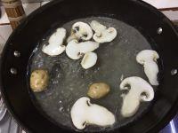 老 人头菌高汤山娃菜的做法步骤5