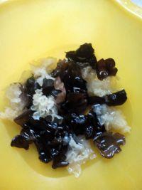 双耳拌黄瓜的做法步骤1