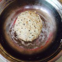 手揉黑芝麻小餐包的做法步骤3