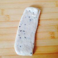 手揉黑芝麻小餐包的做法步骤14