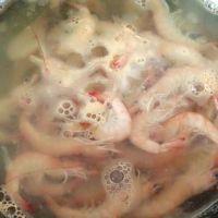 鲜虾小炒的做法步骤2