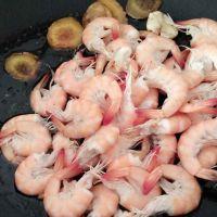 鲜虾小炒的做法步骤6