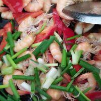 鲜虾小炒的做法步骤8