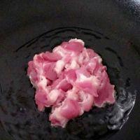 金针菇炒肉的做法步骤3