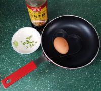 煎无油流芯蛋的做法步骤1