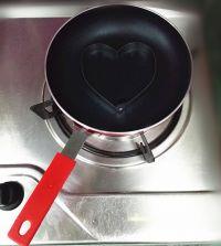 煎无油流芯蛋的做法步骤2