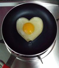 煎无油流芯蛋的做法步骤3