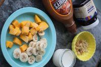 香蕉芒果思慕雪的做法步骤1