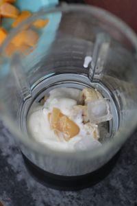 香蕉芒果思慕雪的做法步骤3
