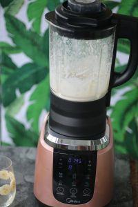 香蕉芒果思慕雪的做法步骤4