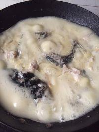 奶白鱼头豆腐汤的做法步骤6