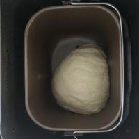 开胃果仁面包的做法步骤2