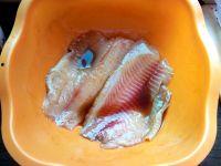 香煎罗非鱼的做法步骤1