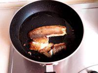 香煎罗非鱼的做法步骤5