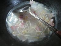 咸肉绿豆芽冬瓜汤的做法步骤7