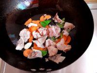 胡萝卜炒肚片的做法步骤4