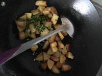 炸土豆的做法步骤7