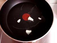 丝瓜炒毛豆的做法步骤2