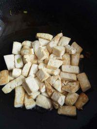 家常青椒豆腐的做法步骤3