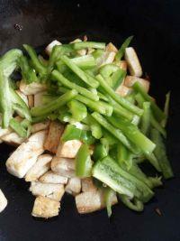 家常青椒豆腐的做法步骤5