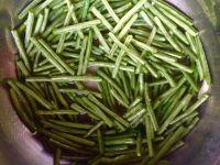 豆角炒干豆腐皮的做法步骤4