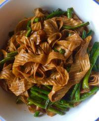 豆角炒干豆腐皮的做法步骤6