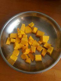 南瓜牛奶蛋糕卷的做法步骤1