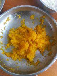 南瓜牛奶蛋糕卷的做法步骤2