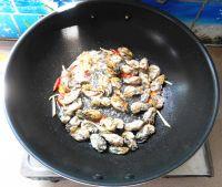 生蚝干炒韭菜苔的做法步骤7