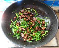 生蚝干炒韭菜苔的做法步骤14